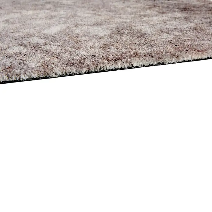 Fußmatte Malibu - 70 x 50 cm, Hellgrau, Material Nutzschicht: 100 % Polyamid, Terrazzo - Beige und braun gemusterter Teppich mit flauschiger Textur, aus niedriger Perspektive gezeigt.
