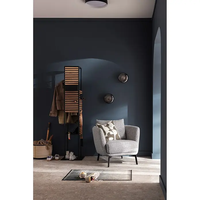 Fußmatte Miami - 100 x 67 cm, Grau, Material Nutzschicht: 100 % Polyamid, Verlauf - Moderner Garderobenständer aus schwarzem Metall und Holzlatten, mit Ablagen für Kleidung im Eingangsbereich.