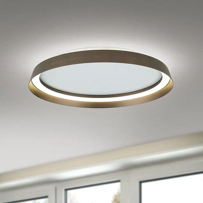 Orion Leuchten LED-Deckenleuchte rund -  - Runde LED-Deckenleuchte mit bronzefarbenem Ring und indirekter Beleuchtung, an der Decke montiert.