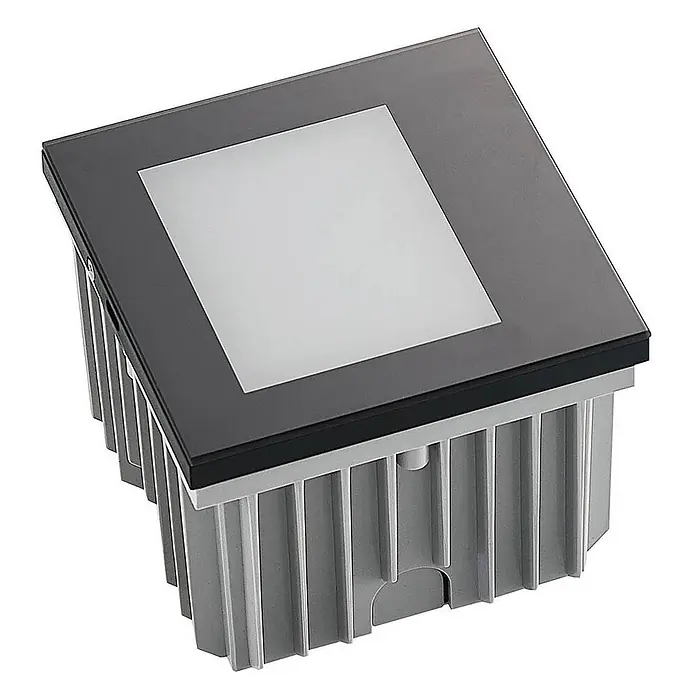Arcchio Außenwandleuchte Zamo - schwarz, IP65 - Quadratische Bodeneinbauleuchte mit dunklem Rahmen, weißem Diffusor und geripptem grauem Gehäuse.