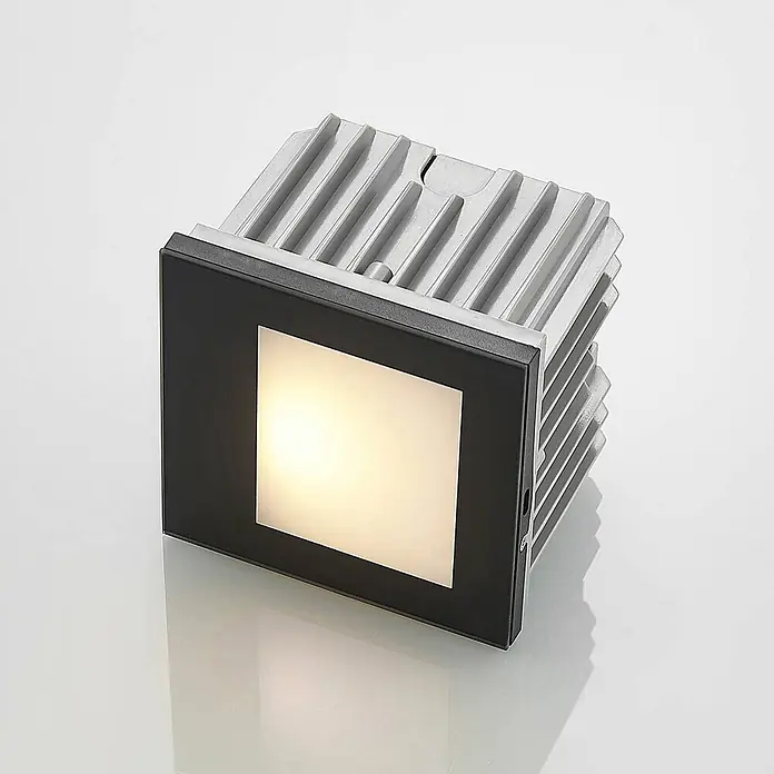 Arcchio Außenwandleuchte Zamo - schwarz, IP65 - Quadratische schwarze LED-Einbauleuchte mit warmweißem Licht und metallischem Kühlrippenkörper.
