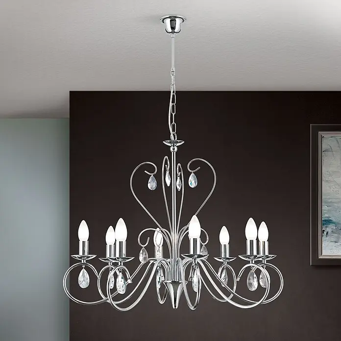 Orion Leuchten Kronleuchter - L x B x H: 68 x 68 x 58 cm, E14 - Ein verchromter Kronleuchter mit elegant geschwungenen Armen, Kristallakzenten und Kerzenbirnen, der von einer Decke hängt.