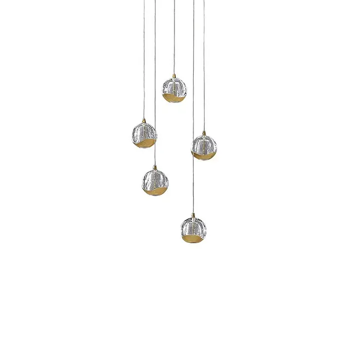 Lucande Pendelleuchte Hayley - L x B x H: 30 x 30 x 150 cm, klar / transparent, klar, gold - Mehrflammige Pendelleuchte mit fünf klaren, strukturierten Glaskugeln und goldenen Basen, an dünnen Drähten hängend.