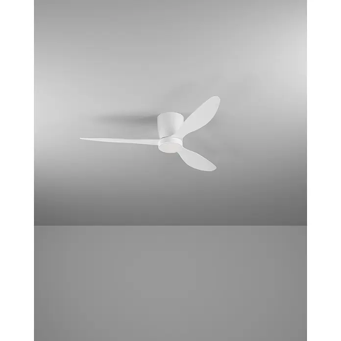 Eglo Deckenventilator Baracarès - 32 W, Durchmesser: 132 cm, Weiß, Mit Leuchtmittel, LED - Weißer moderner Deckenventilator mit drei geformten Rotorblättern, bündig montiert.