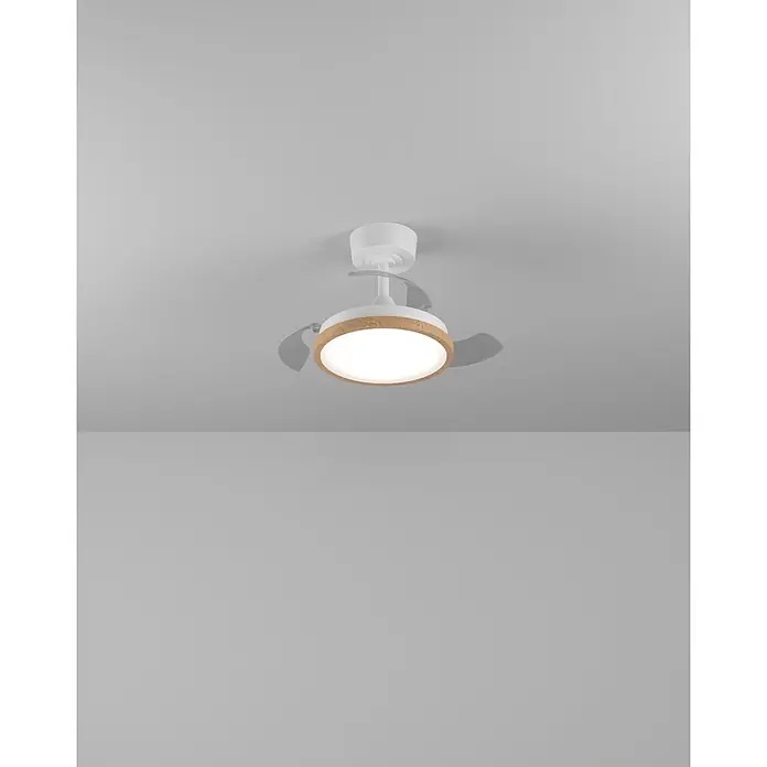 Eglo Deckenventilator Malpica - Weiß, Eiche, 63 cm - Weißer Deckenventilator mit integrierter LED-Leuchte, die von einem Holzring umrahmt wird, an der Decke montiert.