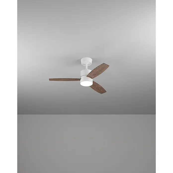 Eglo Deckenventilator MANDAREE - Durchmesser: 106 cm, Weiß, Eiche, Mit Leuchtmittel, LED - Weißer Deckenventilator mit drei Holzmaserungsflügeln und integriertem LED-Licht.