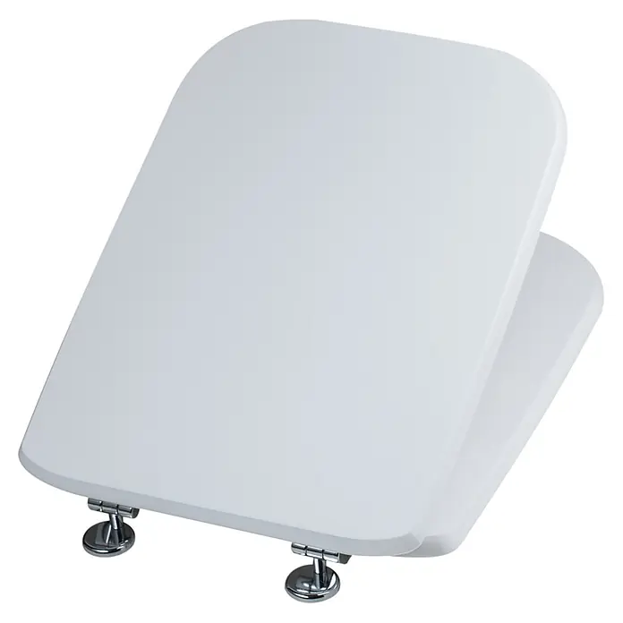 Kiamami Valentina WC-Sitz - Weiß - Weißer Toilettensitz mit Deckel und Chromscharnieren, leicht geöffnet dargestellt.