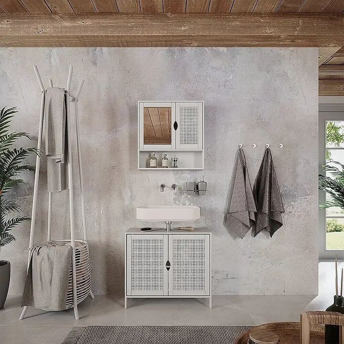 Vicco Badmöbel-Set - Weiß, Sonstiges - Weißer Badunterschrank mit Waschbecken und passendem Spiegelschrank, beide mit Flechtoptik-Türen, neben einem weißen Handtuchständer.
