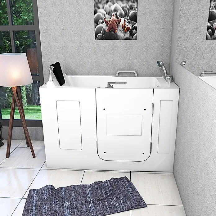 AcquaVapore Badewanne Fertigdusche S07-C-R - 140 x 76 cm, Acryl, Weiß - Weiße, barrierefreie Badewanne mit seitlicher Tür, integrierten Armaturen und Haltegriffen, in einem modernen Badezimmer.