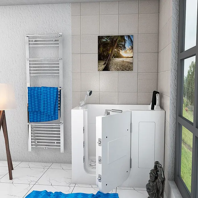 AcquaVapore Badewanne Fertigdusche S08-TH-C-R - 110 x 68 cm, Acryl, Weiß - Weiße Walk-in-Badewanne mit offener Tür und Chromarmaturen, in einem modernen Badezimmer für barrierefreies Baden.