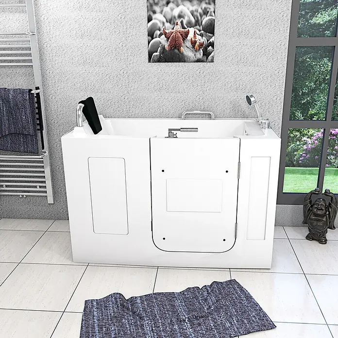 AcquaVapore Badewanne Fertigdusche S07-B-R - 140 x 76 cm, Acryl, Weiß - Weiße Roll-In Badewanne mit Zugangstür, Duschkopf und Haltegriffen in einem modernen Badezimmer.