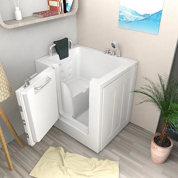 AcquaVapore Badewanne Fertigdusche S02-A-L - 78 x 100 cm, Acryl, Weiß - Weiße begehbare Badewanne mit offener Tür, integriertem Sitz und Chromarmaturen in einem modernen Badezimmer.