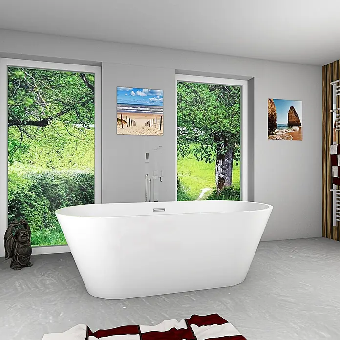 AcquaVapore Freistehende Badewanne Fertigdusche F01-170-AF05 - L x B: 170 x 80 cm, Acryl, Weiß - Weiße freistehende Badewanne in einem modernen Badezimmer mit großen Fenstern.