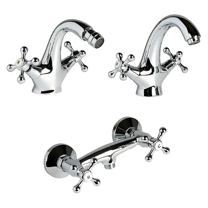 Kiamami Valentina Badewannenarmatur - Silber - Drei glänzende Chromarmaturen mit klassischen Kreuzgriffen, darunter Bidet-, Waschtisch- und Wandmodelle.