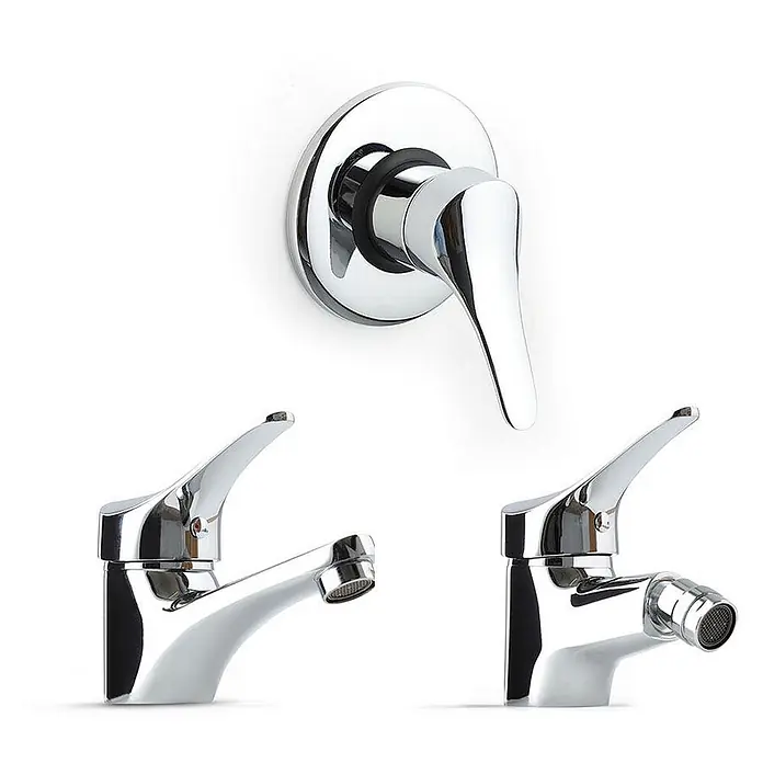 Kiamami Valentina Badewannenarmatur - Silber - Set aus drei verchromten Armaturen: eine wandmontierte und zwei standmontierte Einhebelmischer.