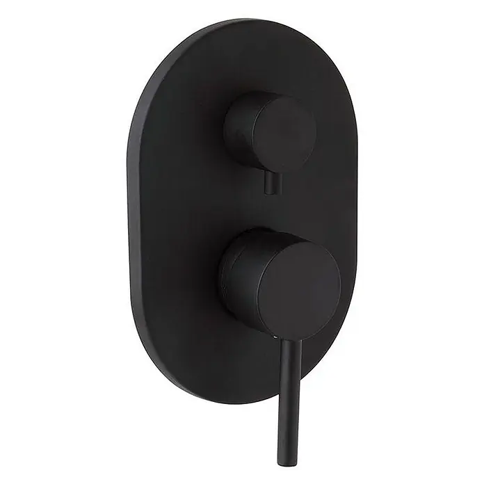 Kiamami Valentina Badewannenarmatur - Schwarz - Mattschwarze Duscharmatur mit ovaler Blende und zwei runden Bedienelementen, einem Drehgriff und einem Hebel.