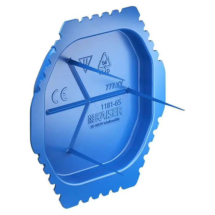 Kaiser Signaldeckel 1181-65 - Blau, 50 Stk. - Blauer Kunststoffeinsatz für Backformen mit gezacktem Rand und inneren Speichen, mit Kaiser-Logo und Recyclingsymbolen.