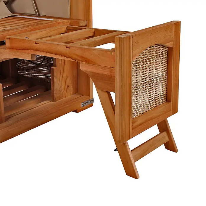 Mr. Deko Strandstuhl Strandkorb Düne - Teakholz. Polyrattan, Rückenlehne verstellbar, PE Shell, B x T x H: 125 x 80 x 170 cm - Einziehbarer Liegestuhlaufsatz aus hellem Holz mit Lattenrost und geflochtenem Rattanfeld an der klappbaren Stütze.