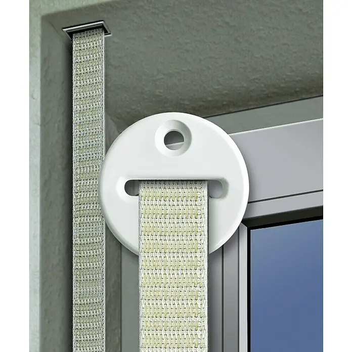 Schellenberg Gurtführung Standard Mini & MaxiDurchmesser: 42 mm, Weiß - Nahaufnahme eines Rollladensystems mit Gurtwickler und Gurtband für eine einfache und zuverlässige Bedienung des Rollladens.