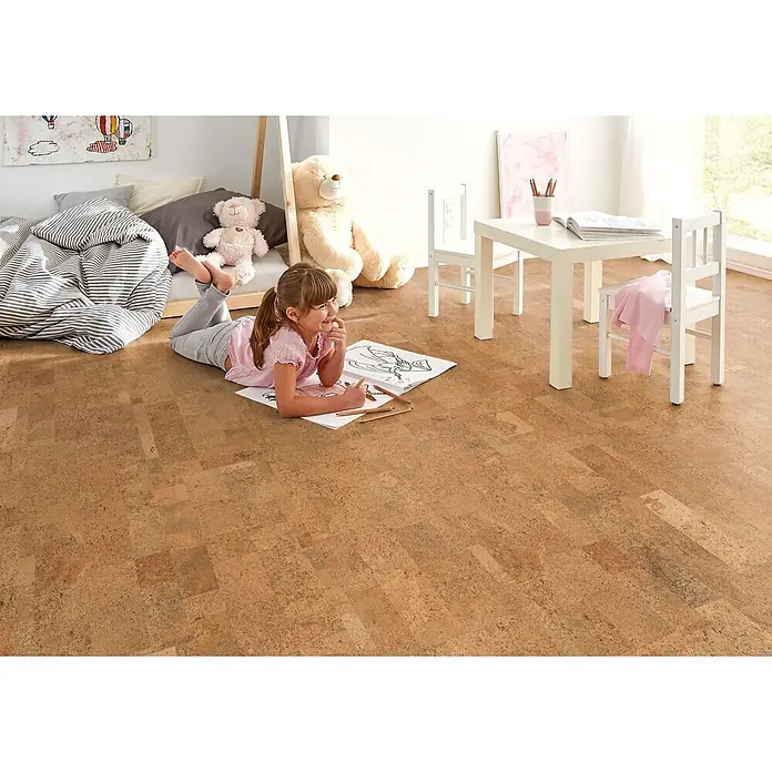 Corklife Studiostyle Korkboden - Mora, 905 x 295 x 10,5 mm - Korkboden in einem Kinderzimmer, ideal zum Spielen und Basteln.
