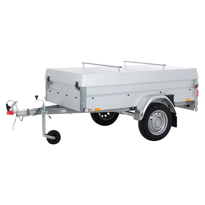 Stema Anhänger BASIC PLUS 750 - Nutzlast: 569 kg, Einachser, Kasteninnenmaß: 201 x 108 x 45 cm, Ungebremst - Silberner Anhänger mit Hardtop-Abdeckung und Dachreling. Verfügt über eine Anhängerkupplung, Stützrad und schwarze Reifen.