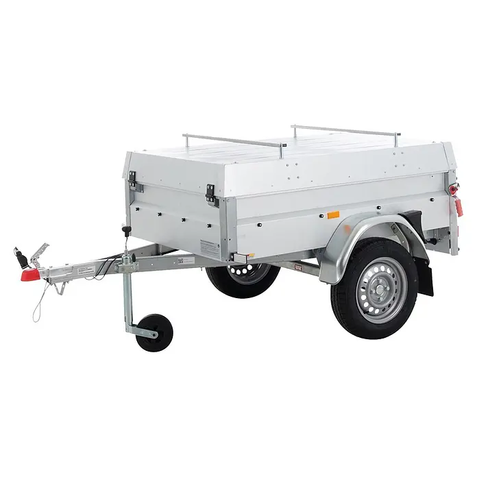 Stema Anhänger BASIC PLUS 550 - Nutzlast: 387 kg, Einachser, Kasteninnenmaß: 154 x 108 x 45 cm, Ungebremst - Silberner Anhänger mit weißem Hardtop-Deckel, Anhängerkupplung und zwei Rädern zum Transport von Gütern.