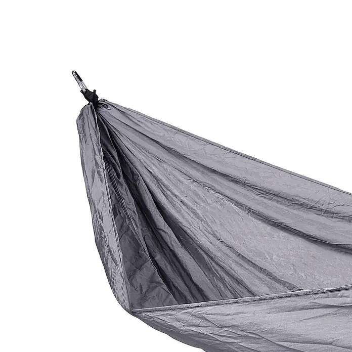 SVITA Hängematte - L x B: 270 x 140 cm, Sonstiges, Grau - Graue Stoffhängematte, an einem Ende mit schwarzem Gurt und silbernem Karabiner gerafft.