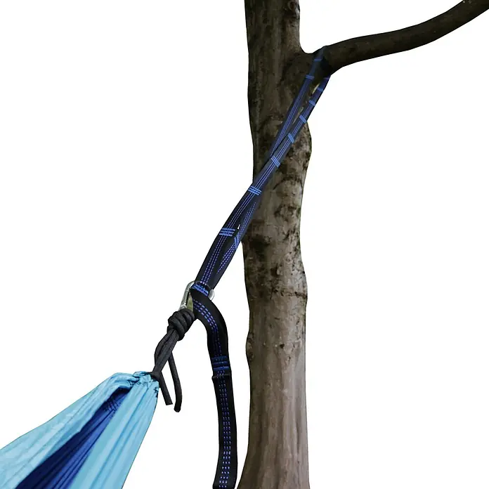 SVITA Hängematte - L x B: 300 x 200 cm, Sonstiges, Blau - Blaues Hängematte mit schwarzen und blauen verstellbaren Gurten und Karabiner an einem Baum befestigt.