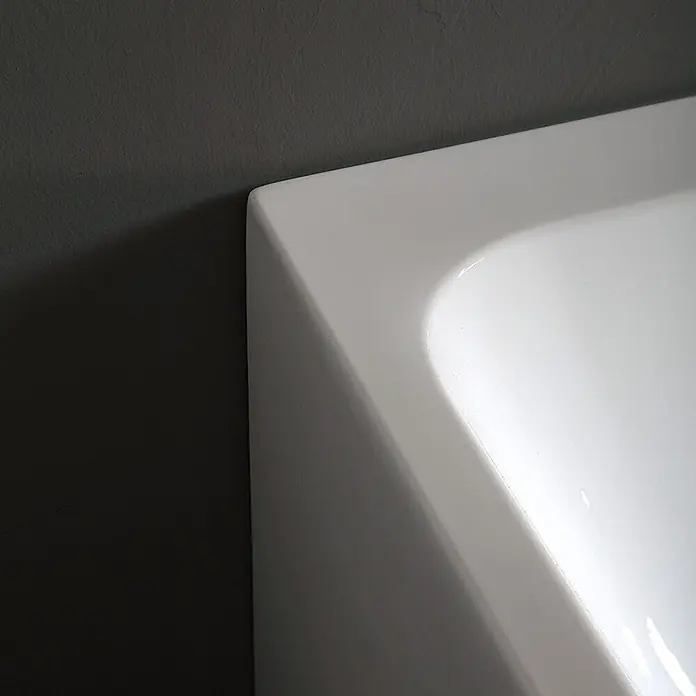 Kiamami Valentina Freistehende Badewanne - L x B: 1.700 x 750 cm, ABS-Kunststoff und Acryl, Weiß - Weiße, glänzende Badewannenecke mit sanfter, ergonomischer Rundung.