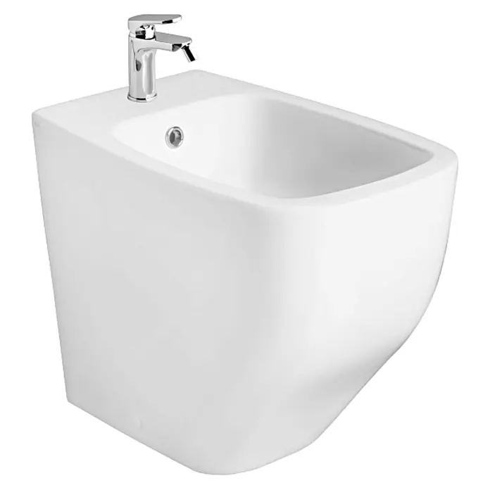 Kiamami Valentina Stand-WC-Kombination - Spülrandlos, WC Abgang: Senkrecht, Weiß - Weißes wandhängendes Keramik-Bidet mit Chromarmatur.