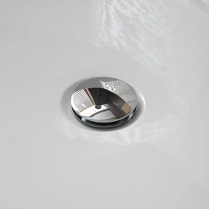 Kiamami Valentina Freistehende Badewanne - L x B: 1.610 x 740 cm, ABS-Kunststoff und Acryl, Weiß - Polierter Chrom-Badewannenablauf, Licht von oben reflektierend.