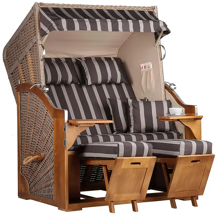 Bene Living Strandstuhl Strandkorb Schleswig Pinie Braun PE Mokka Dessin 554 - 1 Stk., Pinienholz. Polyrattan, Rückenlehne verstellbar, PE Mokka - Verstellbarer Strandkorb aus Korbgeflecht mit braunem Holzrahmen, gestreiften Polstern und ausziehbaren Fußstützen.