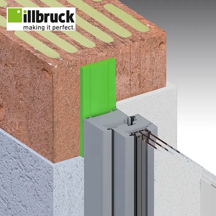 Illbruck Multifunktionsdichtungsband TP654 ML-Tech Pro - Fugenbreite: 6 mm - 15 mm, Fugentiefe: 58 mm, Länge: 6 m, Anthrazit, Passend für: Fenster- und Türenmontage - Grünes Dichtungsprofil befestigt einen grauen Fensterrahmen in einer Ziegelwand.