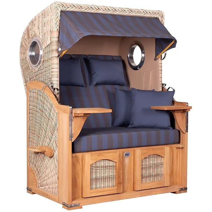 Mr. Deko Strandstuhl Strandkorb Düne Bullauge Teak PE Shell Dessin 582 - Teakholz. Polyrattan, Rückenlehne verstellbar, PE Shell, B x T x H: 125 x 80 x 170 cm - Geflochtener Strandkorb aus Holz mit blauen Streifenpolstern und Verdeck, mit Beistelltischen und runden Fenstern.