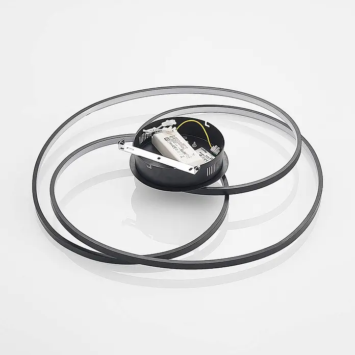 Lindby Deckenleuchte Kateryna - schwarz - Schwarze Deckenleuchtenbasis mit drei Ringen und internem Netzteil.