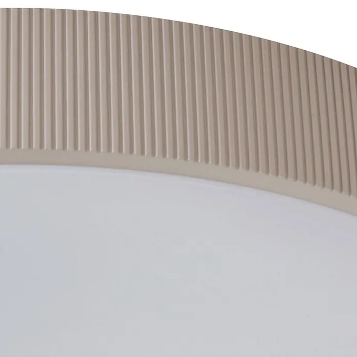 Lindby Deckenleuchte Zylo - creme / amber - Runde Leuchte mit geripptem beigem Rand und weißer Diffusorfläche.