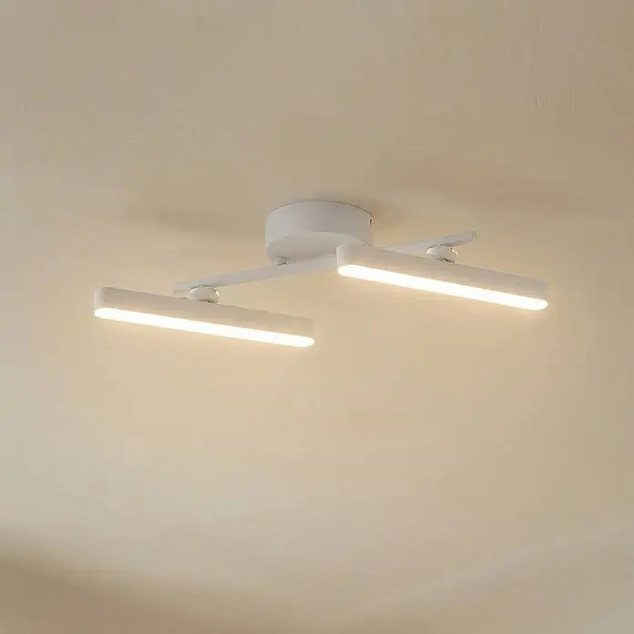 Lindby Deckenstrahler Eldrin - weiß / opal, weiß / opal - Weiße moderne Deckenleuchte mit zwei verstellbaren linearen LED-Stäben, die warm leuchten.