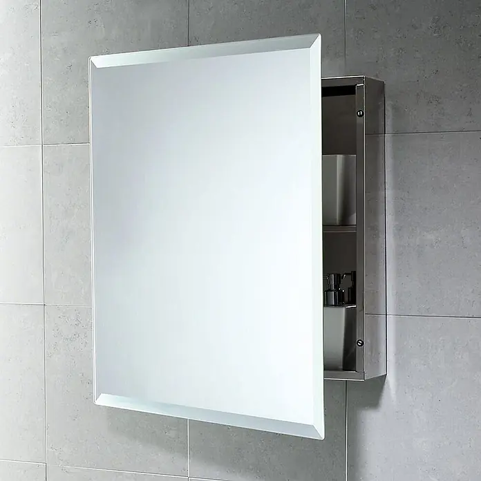 Kiamami Valentina Spiegelschrank - B x H: 115 x 600 cm, Chrom - Medizinischer Spiegelschrank mit abgeschrägten Kanten und Edelstahlrahmen, teilweise offen.