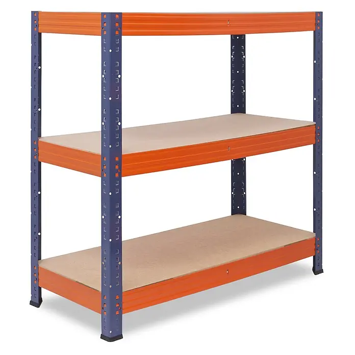 shelfplaza Schwerlastregal PRO - H x B x T: 100 x 70 x 40 cm, Traglast pro Boden: 200 kg, Stecken, blau-orange - Dreistufiges Industrieregal mit blauen Metallständern, orangefarbenen Trägern und hellbraunen Holzablagen.