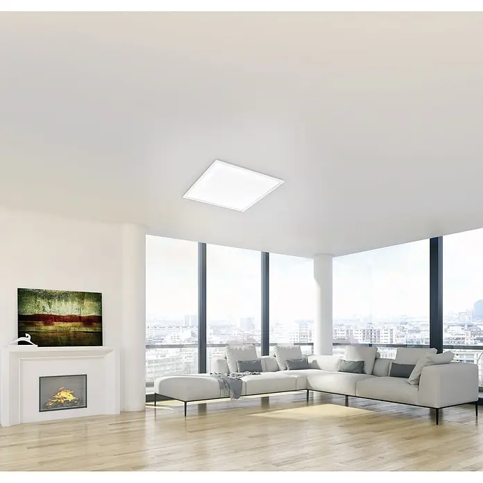 Tween Light LED-Panel RC-CCT-DIM - 18 W, L x B x H: 30 x 30 x 5 cm, Weiß, Mehrfarbig - Deckenpaneel in einem Wohnzimmer. Das LED-Panel ist quadratisch und sorgt für eine helle und gleichmäßige Ausleuchtung des Raumes.
