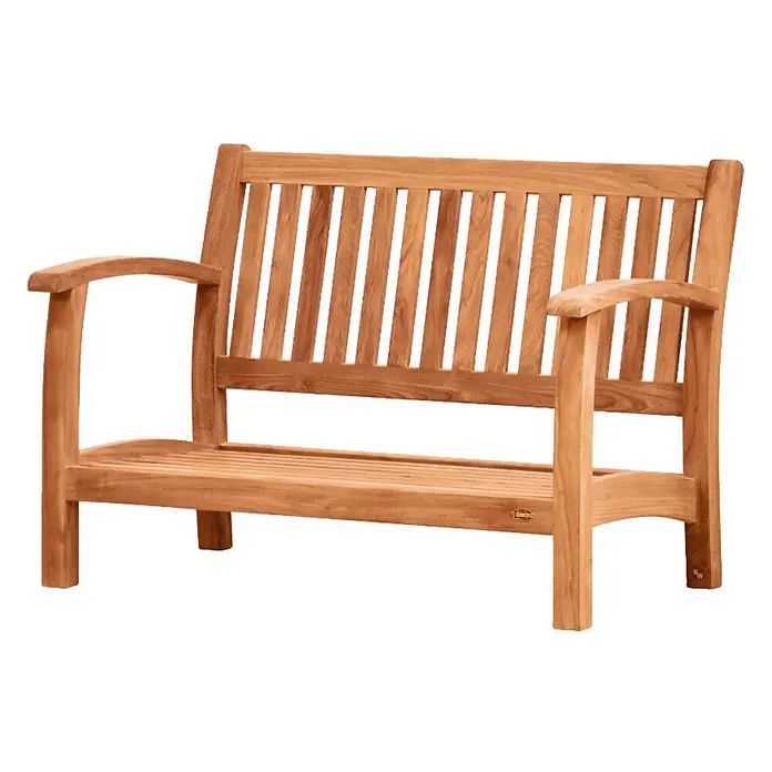 Kai Wiechmann Loungesofa - Gestell: braun; Polster: naturweiß - Gartenbank aus Teakholz mit Armlehnen, Lattenrostsitz und Rückenlehne.