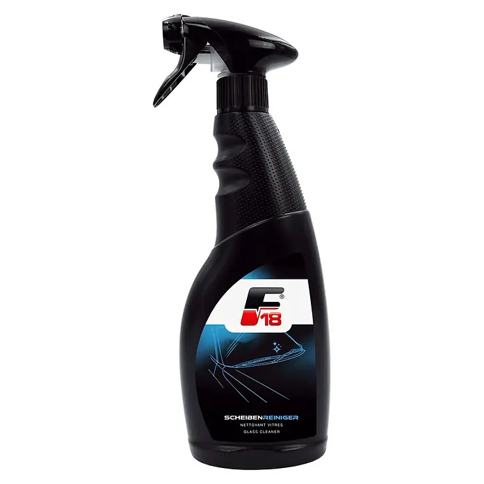 F18 Glasreiniger - 500 ml - Schwarze Kunststoff-Sprühflasche für Glasreiniger mit strukturiertem Griff und einem Etikett mit Windschutzscheibengrafik.