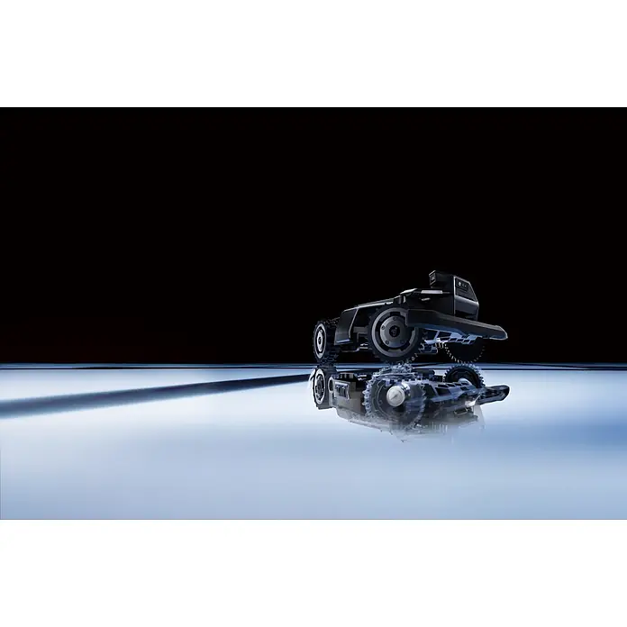 Segway Mähroboter Navimow X450 - 5.000 m², Schnittbreite: 43 cm, Satellitengestützte Navigation, RTK - Elegantes, dunkles Roboterfahrzeug mit zahnradähnlichen Rädern und Frontsensoren.