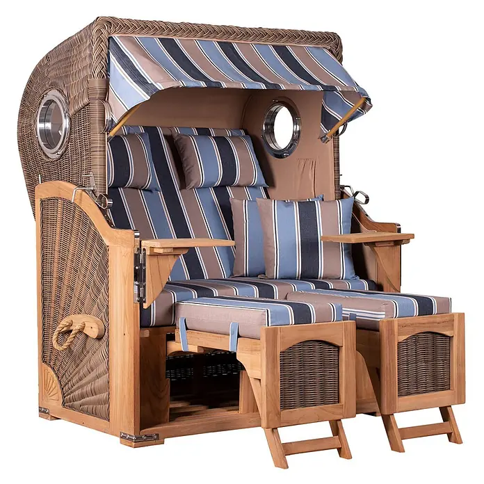Mr. Deko Strandstuhl Strandkorb Düne Bullauge Teak PE Grey Dessin 580 - 1 Stk., Teakholz. Polyrattan, Rückenlehne verstellbar, PE Grey - Strandkorb aus Korbgeflecht und Holzrahmen mit blau/braun gestreiften Kissen, Verdeck und Bullaugen.