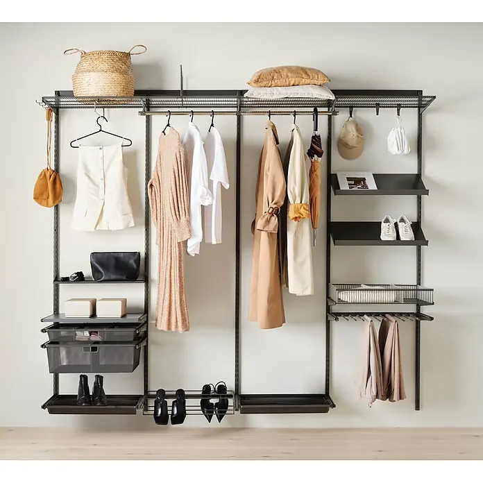 Elfa Classic by Elfa Hängeschiene - Länge: 214 cm, Passend für: Regalsystem Classic by Elfa, Zweilochsystem, Graphite - Wandmontiertes, modulares Kleiderschranksystem aus dunklem Metall zur Organisation von Kleidung, Schuhen und Accessoires.