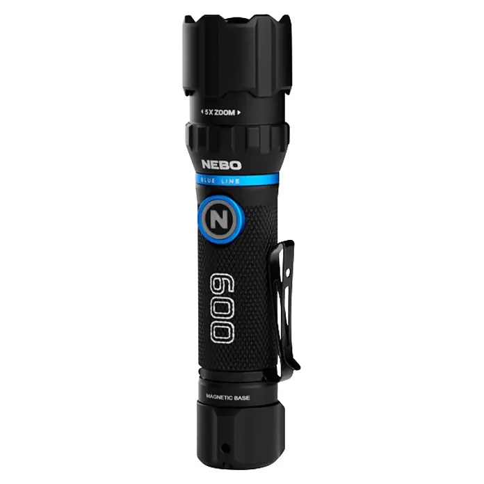 Nebo Tools Linterna Blueline 600 - 13 x 2 x 2 cm, 140 lm - 600 lm, IPX7 - Linterna negra con detalles azules, agarre texturizado, clip integrado, zoom 5x y base magnética.