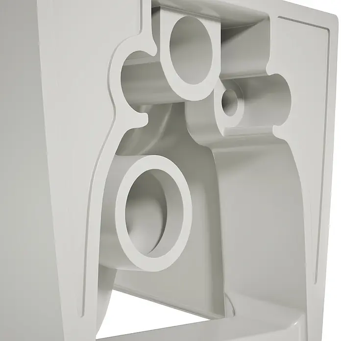 VitrA Equal Wand-WC - Spülrandlos, Mit schmutzabweisender Glasur, Spülform: Tief, WC Abgang: Waagerecht, Steingrau - Weißes, geformtes Kunststoffteil mit Innenstruktur, runden Öffnungen und glatten, gekrümmten Oberflächen.