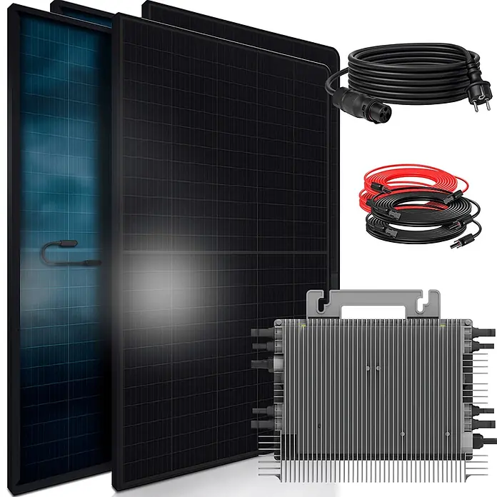 Sunniva Balkonkraftwerk-Set 1840 / 1600 Watt mit DEYE Wechselrichter - Nennleistung: 1.600 W - Solarmodul-Set mit zwei schwarzen Solarmodulen, grauem Mikro-Wechselrichter, schwarzem AC-Kabel und roten/schwarzen DC-Kabeln mit Steckern.