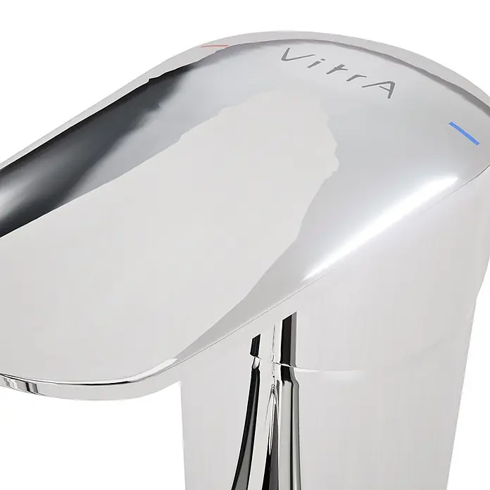 VitrA Flow Round Spültischarmatur - Niederdruck, Chrom, Glänzend, Höhe: 17,4 cm - Glänzende VitrA-Armatur aus Chrom mit roten und blauen Heiß/Kalt-Anzeigen.