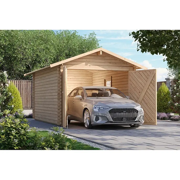 Karibu Garage - Holz, 12 m², Wandstärke: 28 mm - Holzgarage mit geöffneten Türen, in der ein graues Auto auf einer gepflasterten Auffahrt steht.